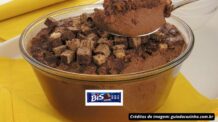 Mousse de Bis com Chocolate: Sobremesa Rápida e Irresistível